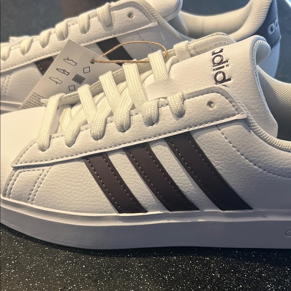 Adidas Women’s Grand Court 2.0 Shoes - Picture 2 of 7